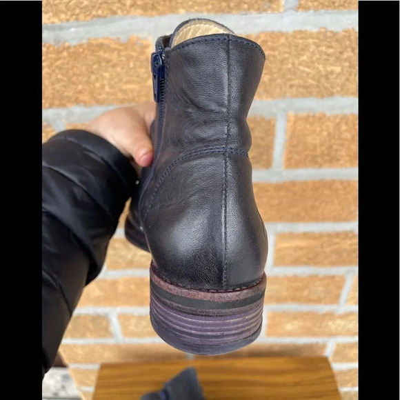 JOHN FLUEVOG MODVOGS
MIKAELA
MODERN CHUKKA BOOT SIZE 10 - Picture 12 of 16